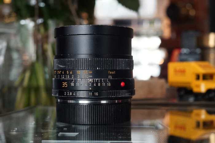 Leica R 35 E55 Version: A Lens for Photography Enthusiasts